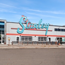 ✨ Eat, shop, work, exercise, and so much more at @stanleymarketplace, just 10 minutes away and home to 50+ independently owned Colorado businesses.
#FellowAtFitzsimons #Denver #DenverCO #DowntownDenver #Colorado #MileHighCity #DenverApartments #DenverRentals #DenverApartmentSearch #StanleyMarketplace ✨ Eat, shop, work, exercise, and so much more at @stanleymarketplace, just 10 minutes away and home to 50+ independently owned Colorado businesses.
#FellowAtFitzsimons #Denver #DenverCO #DowntownDenver #Colorado #MileHighCity #DenverApartments #DenverRentals #DenverApartmentSearch #StanleyMarketplace